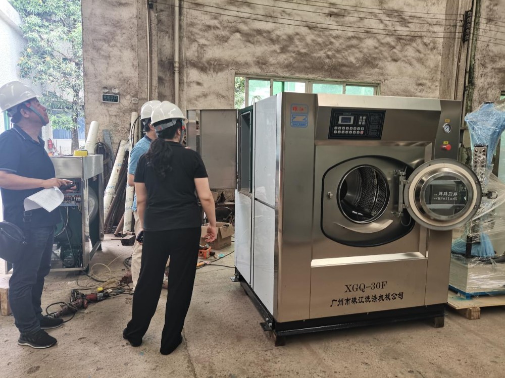 廣州診所工業(yè)洗衣機：隔離式設(shè)計守護醫(yī)療衛(wèi)生防線，真材實料保障高效節(jié)能運轉(zhuǎn)